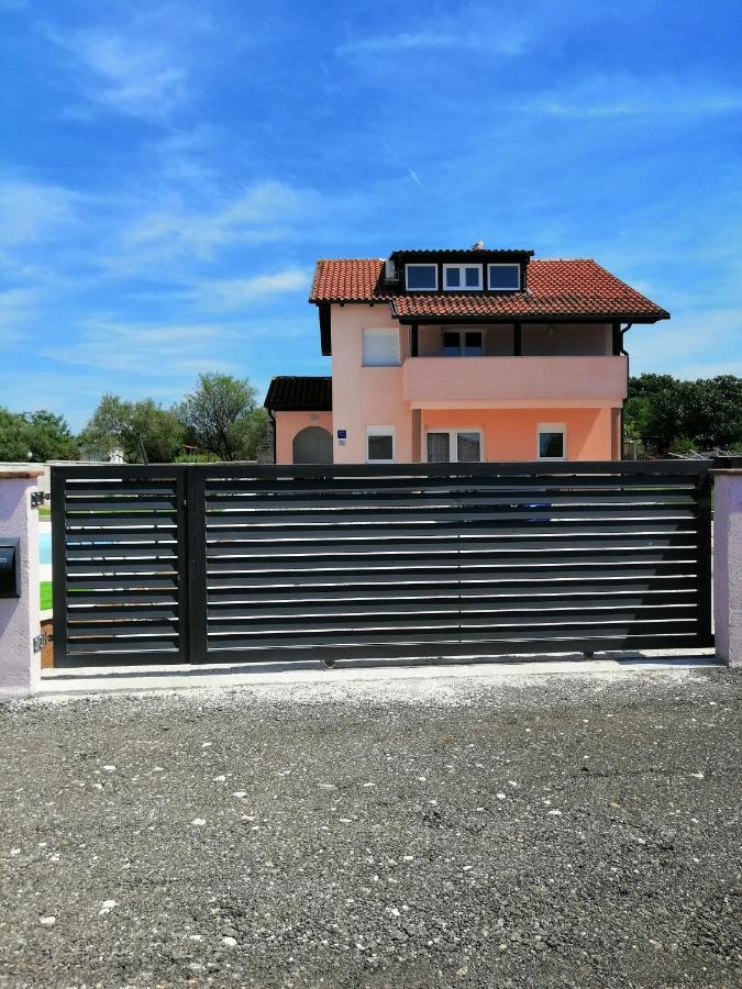 Peroj 100 C Apartment Exterior photo
